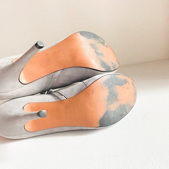 Zilian Light Grey Suede Unique Cut Out Detail Round Toe Heels 10 - Picture 7 of 7